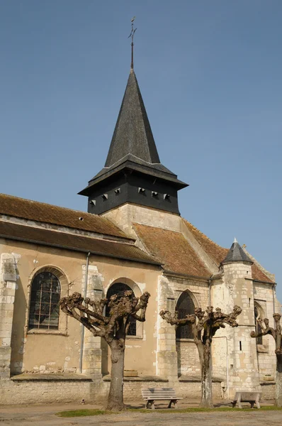 Frankrike, den historiska kyrkan av gasny i eure — Stockfoto
