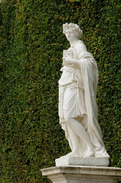 Ile de France, statue in the park of Versailles Palace — Stock Photo, Image