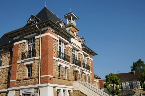 レ イヴリーヌ県 vernouillet の市庁舎 — ストック写真