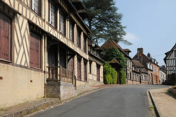 Frankrike, det gamla byn av Lyon la Forêt — Stockfoto