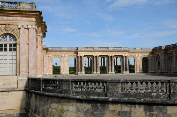 França, Le Grand Trianon no parque do Palácio de Versalhes — Fotografia de Stock