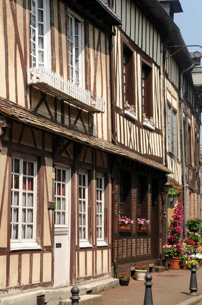 Francie, staré vesnici z Lyonu la foret — Stock fotografie