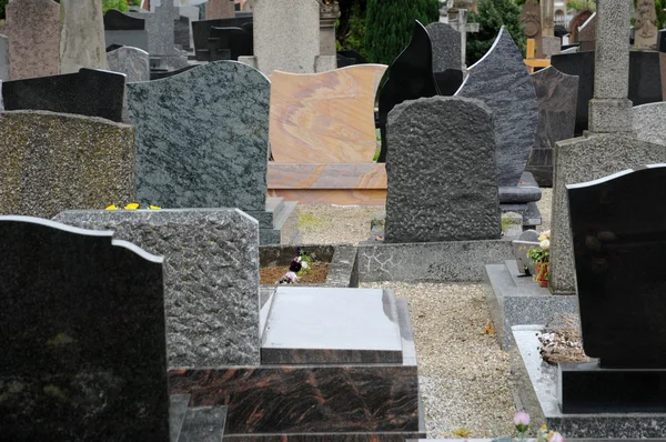 Frankrike, kyrkogården i obernai i alsace — Stockfoto