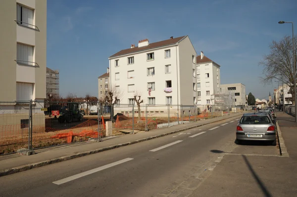 Francia, renovación de un edificio en Les Mureaux — Foto de Stock