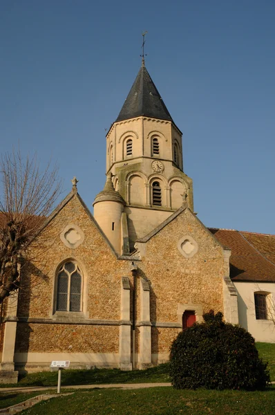 Francia, iglesia de San Martín la Garenne en Yvelines — Foto de Stock