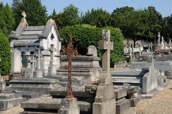 Fransa, les yvelines içinde evecquemont mezarlığı — Stok fotoğraf