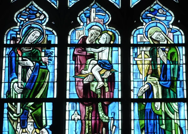 Francie, mozaikové okno v poissy collegiate church — Stock fotografie