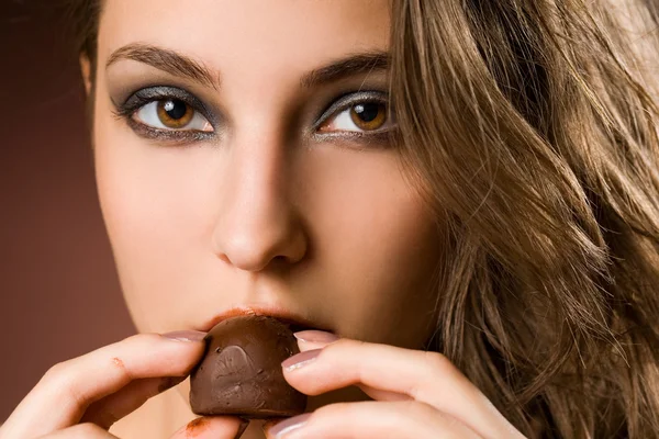 Sensual morena chocolate menina . — Fotografia de Stock