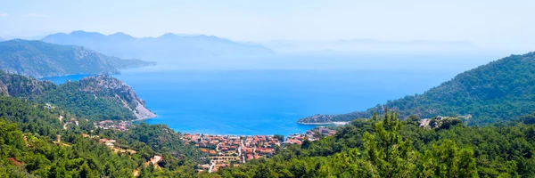 Panorama of the sea gulf on top of the mountain in high resoluti — Stock Photo, Image