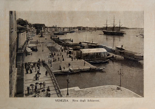 ITALY - CIRCA 1910: A picture printed in Italy shows image of Venice Grand Canal with ships and gondola boats, Vintage postcards "Italy" series, circa 1910 — Stock Photo, Image