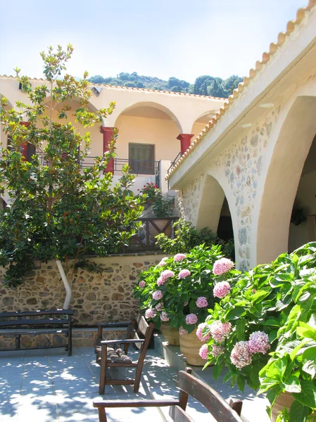 Greece, Crete, beautiful courtyard in female abbey — Stock Photo, Image