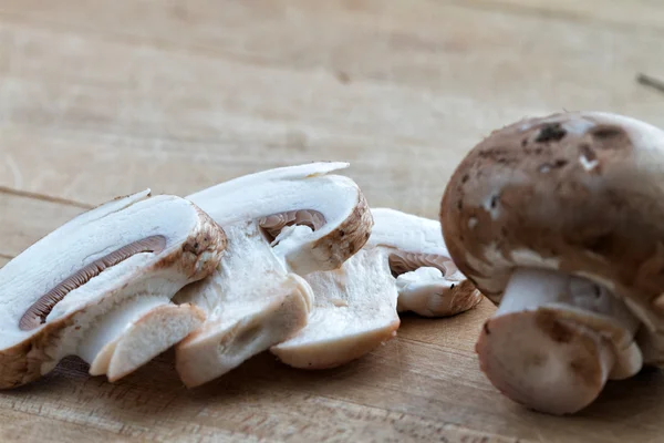 Organic bella mushrooms — Stock Photo, Image
