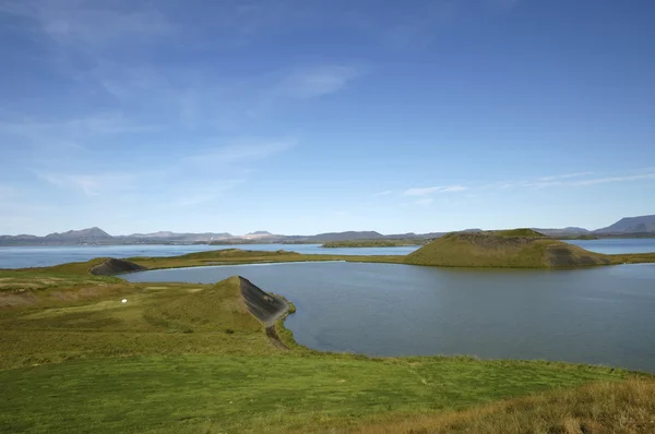 在冰岛 myvatn 湖. — 图库照片