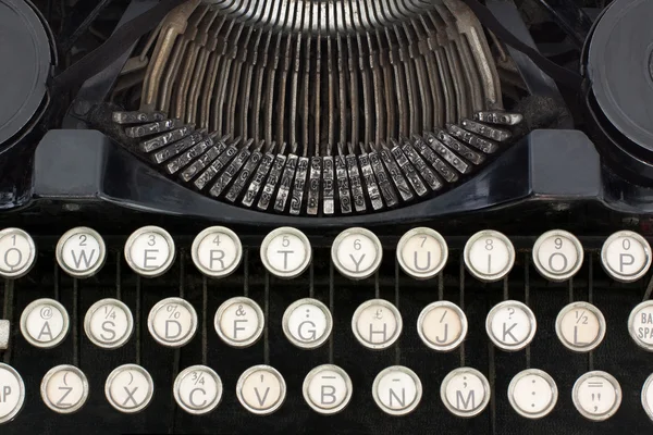 Nahaufnahmen auf der Schreibmaschine — Stockfoto