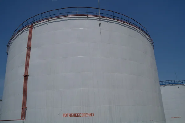 Grande tanque químico — Fotografia de Stock