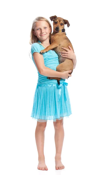 어린 소녀 그녀의 강아지를 들고 — 스톡 사진