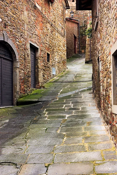 Oude steegje in Toscane — Stockfoto