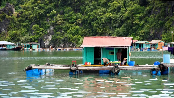 Aldea flotante Vietnam — Foto de Stock
