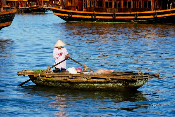 Vietnamesische Arbeiterin — Stockfoto