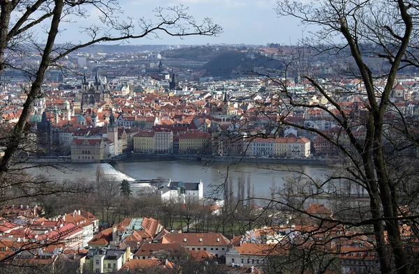 Prag şehrinin manzarası — Stok fotoğraf