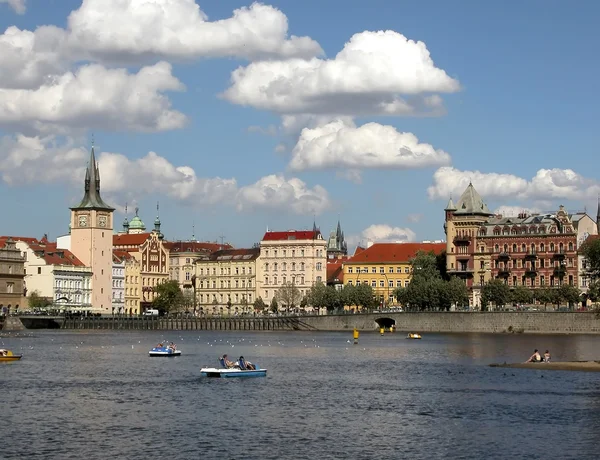 Prahan kaupunkimaisema — kuvapankkivalokuva