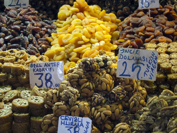 Dried Fruit, Spice, Bazaar, Istanbul, Turkey — Stock Photo, Image