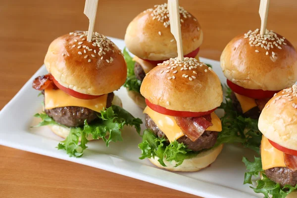 Mini hamburguesas, mini hamburguesas —  Fotos de Stock
