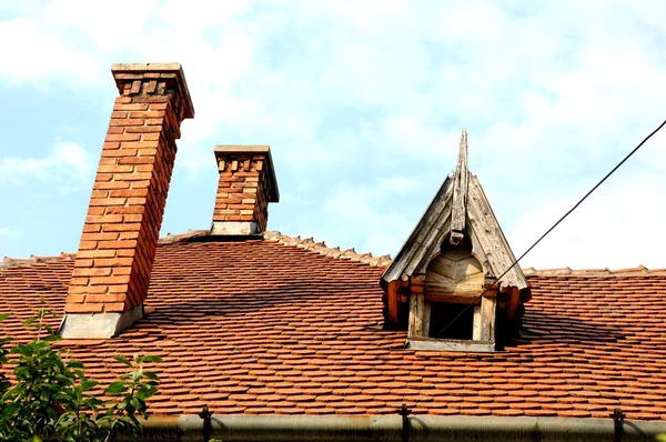 오래 된 집 지붕 — 스톡 사진