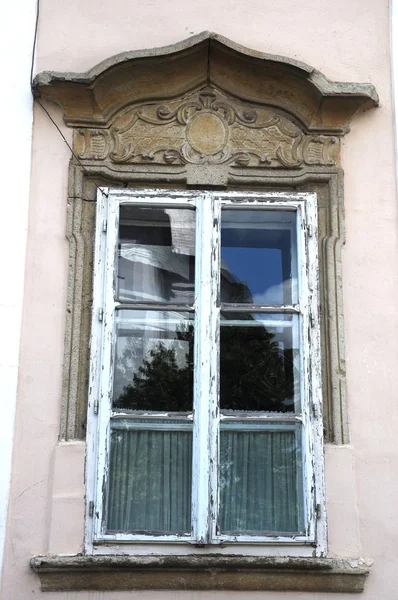 Eski ev pencere — Stok fotoğraf