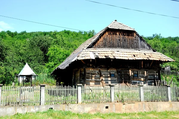 Casa lateral do país — Fotografia de Stock