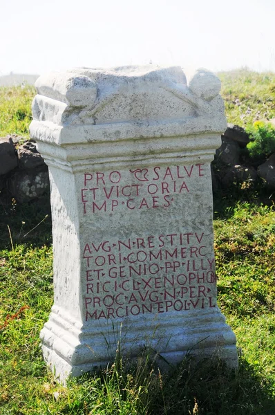 ローマの銘刻文字の石 porolissum moigrad — ストック写真