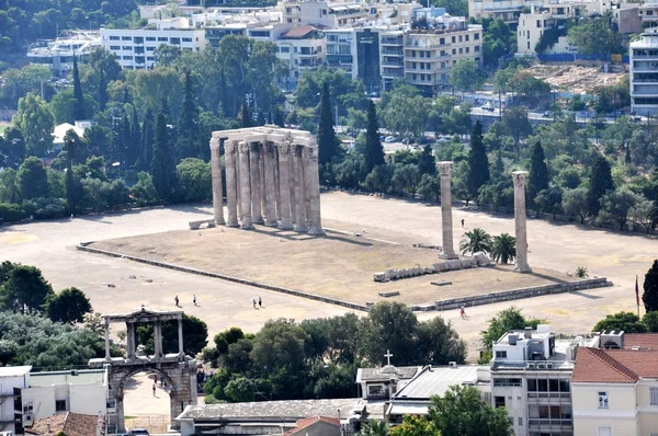 Vista al Templo de Zeus Olímpico (Olympieion) - Atenas Grecia —  Fotos de Stock
