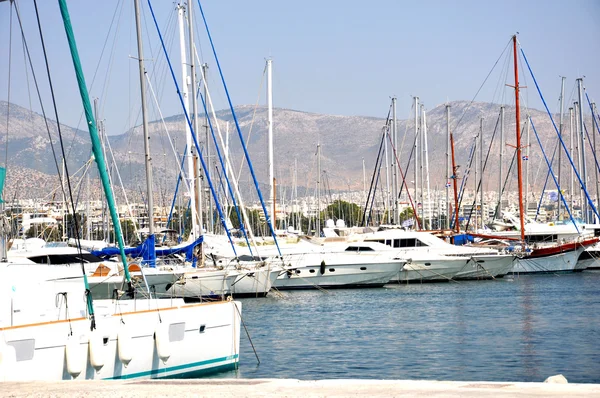 Yachten am Ägäischen Meer (Mittelmeer) geparkt) — Stockfoto