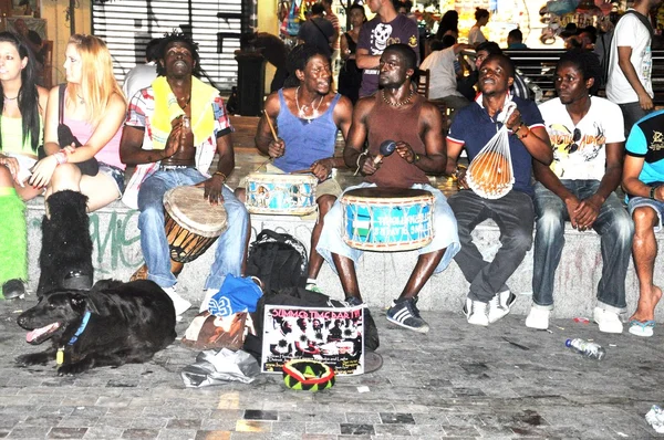 在大街上非洲乐队唱歌 — 图库照片