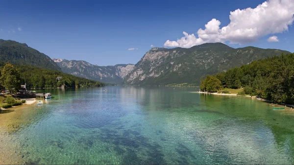 Lago Bohinj en verano — Foto de Stock