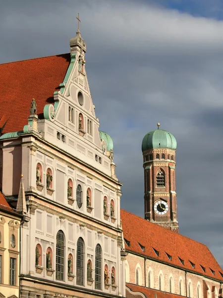 Michaelskirche i frauenkirche — Zdjęcie stockowe