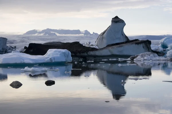 Glaciärlagunen flytande isberg — Stockfoto