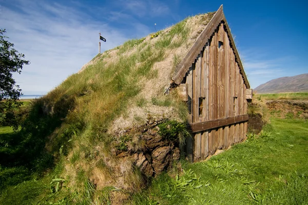 Tiny church with grass roof — Stock Photo, Image
