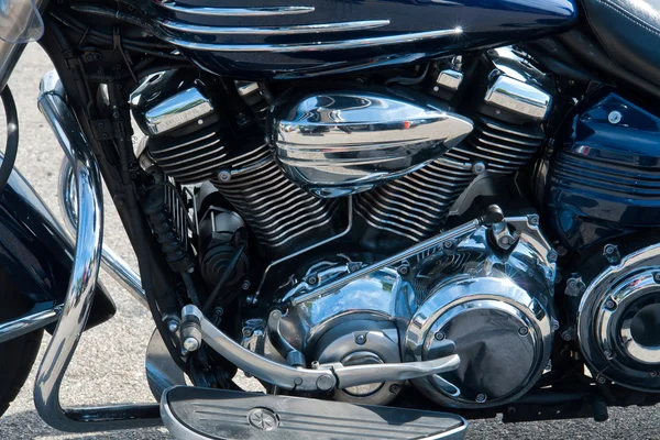 Motorrad verchromt Motor und Auspuff — Stockfoto