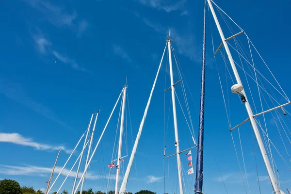 Masten von Segelbooten — Stockfoto