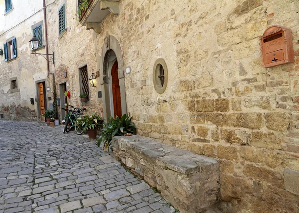 Italská vesnička, borgo montefioralle — Stock fotografie