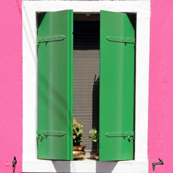Kolorowe okna — Zdjęcie stockowe