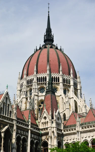Koepel van Hongaarse Parlement in Boedapest, Hongarije — Stockfoto