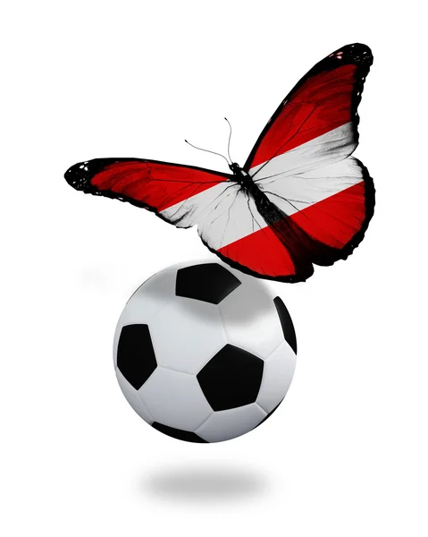 Conceito - borboleta com bandeira austríaca voando perto da bola, como — Fotografia de Stock