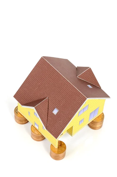 Model huis en munt — Stockfoto
