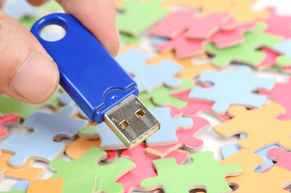 Puzzle and USB disk — Stock Photo, Image