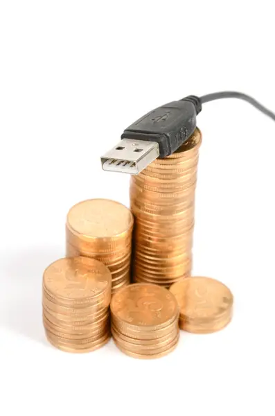 USB kabel a mince — Stock fotografie