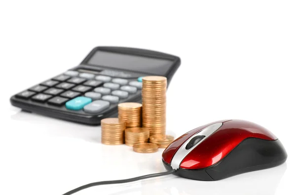 Calculadora y moneda con ratón de ordenador — Foto de Stock