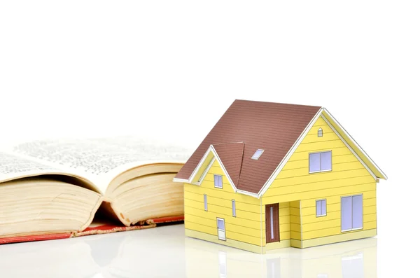 Model house and book — Stock Photo, Image