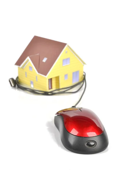 Modello casa e mouse del computer — Foto Stock